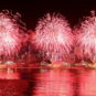 绚丽火花迎接“欢乐春节” Feux d’artifice étincelants accueillent la Joyeuse fête du printemps