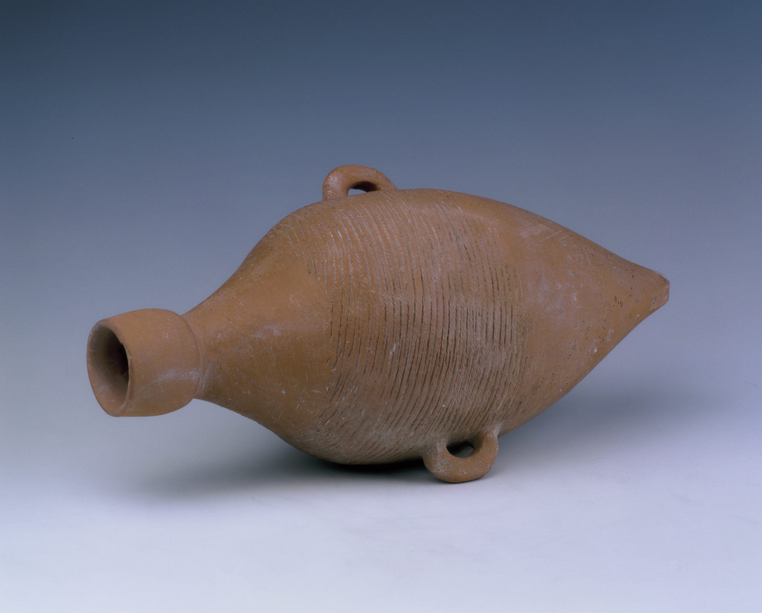 2.双耳小口尖底瓶 Amphore jiandiping 尖底瓶 avec deux anses en poterie rouge