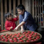 15.《红团宴》朱淑霞 摄 « Banquet de boules rouges au riz glutineux » Zhu Shuxia