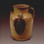 Carafe de glaçure bleutée à décoration collée brune 青釉褐彩贴花壶